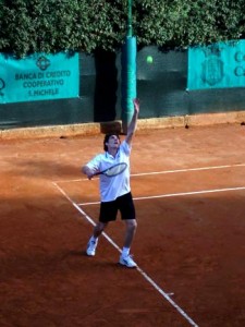 Uno dei giocatori partecipante al Torneo Internazionale di Tennis Italy 1 2003