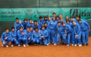 I giudici di linea che hanno contribuito allo svolgimento del Torneo di Tennis presso il Club di Caltanissetta (CL) in Sicilia