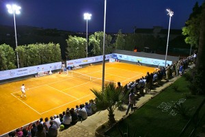 Vista del campetto di tennis dove si è tenuto il Torneo Challenger 2013 e del pubblico in tribuna